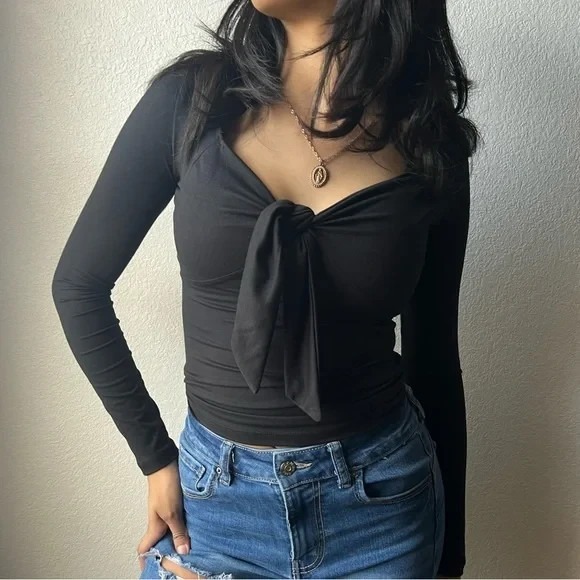 Capella Black Tie Front Long Sleeve Top Sweetheart Neckline NWT Size Medium - Picture 1 of 7